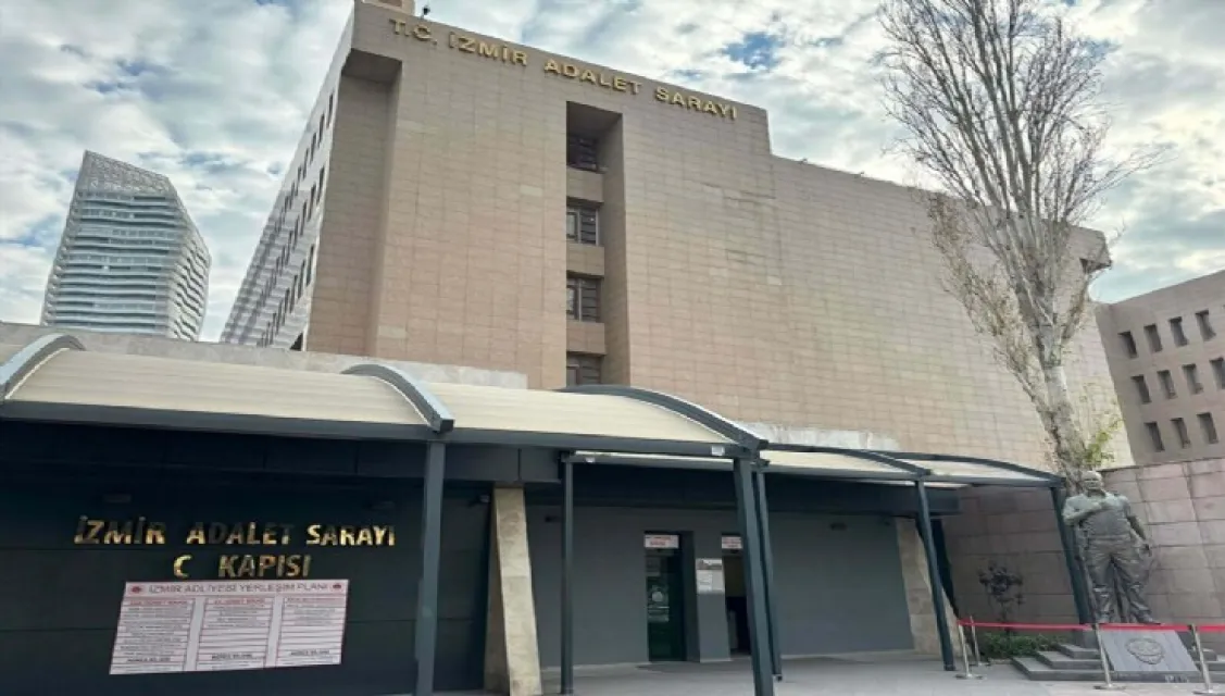 İzmir Merkezli Vatandaşlık İşlemlerinde Usulsüzlük Soruşturması: 3 Gözaltı