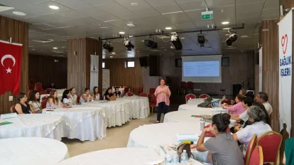 İzmir Büyükşehir ve UNFPA’dan Erken Yaşta Evliliklere Karşı Dev İş Birliği: "Sağlık Aracıları" Sahaya İniyor