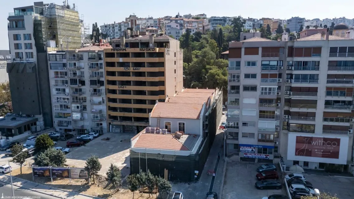 Konak’taki 150 Yıllık Tarihi Sayaç Atölyesi Yüzde 80 Tamamlandı: Sanat ve Müzik Merkezi Oluyor