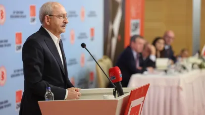 CHP'nin Bolu Kampında Dikkat Çeken Detay: Kılıçdaroğlu’na "Onursal Genel Başkan" Vurgusu!