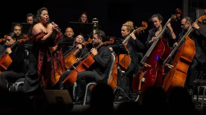 İzmir Oda Orkestrası Yeni Sezona Zeytin Sahne’de "Merhaba" Dedi