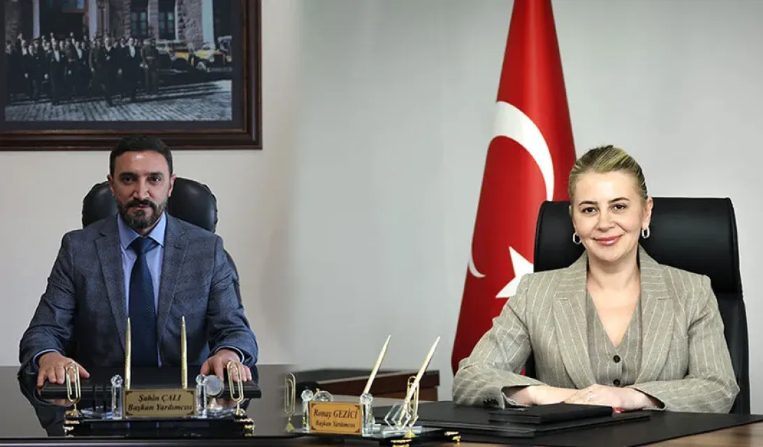 Çiğli Belediyesi'nde İstifa Depremi: AK Parti'ye Geçiş Sonrası İki Başkan Yardımcısı Görevden Ayrıldı