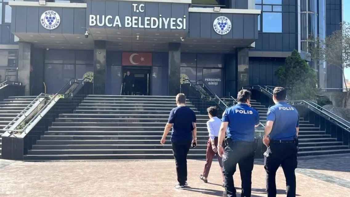 Buca Belediyesi'nde Haciz Şoku: İcra Memurları Kapıya Dayandı