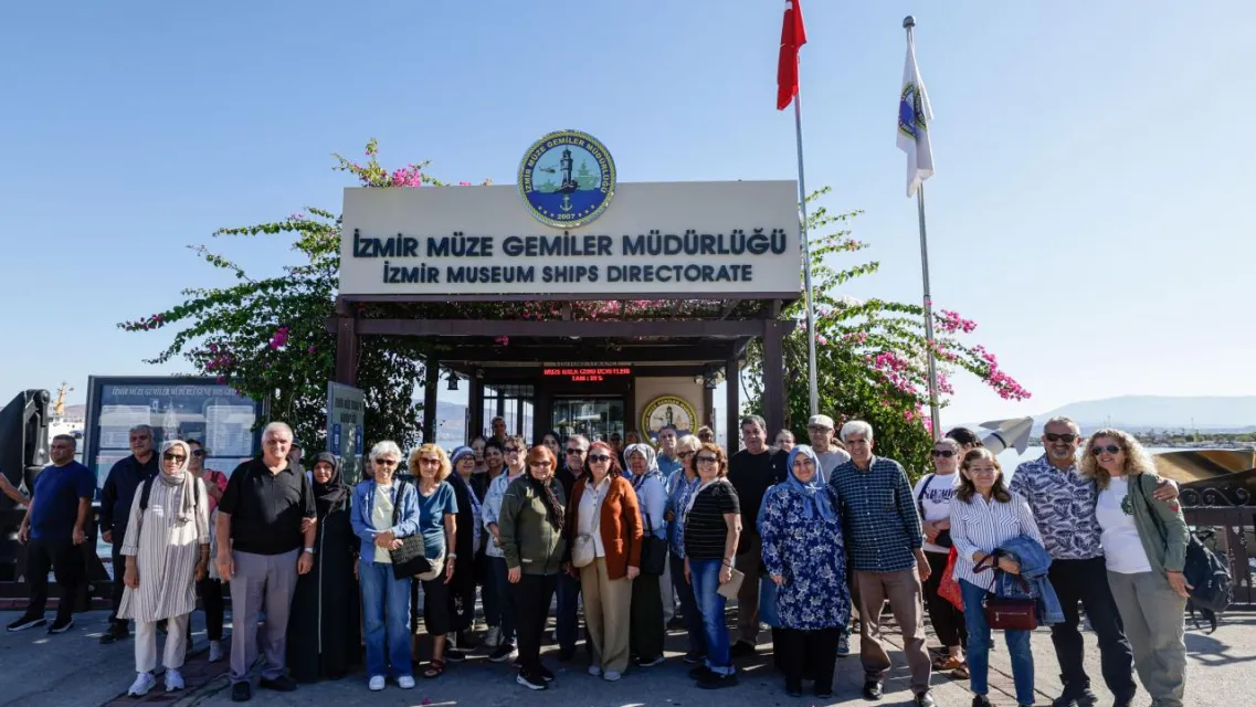 İzmir Büyükşehir Belediyesi'nden Emeklilere Özel Gezi: "Emeklilerimiz İzmir’i Keşfediyor"