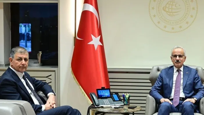 Ankara'da Kritik Zirve: Başkan Tugay ile Bakan Uraloğlu İzmir'in Ulaşım Gündemini Görüştü