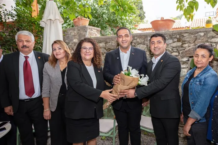 Başkan Erman Uzun İzmirli Muhtarları Yukarıköy’de Ağırladı: "Narlıdere’de Bir Aile Birliği Var"