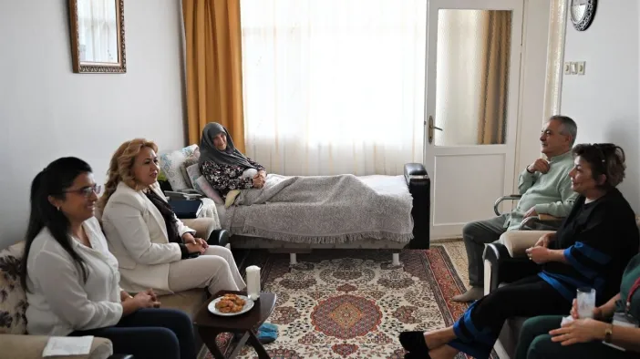 Bornova’nın Çınarlarına Anlamlı Ziyaret: "En Büyük Hazine Ulu Çınarlarımızdır"