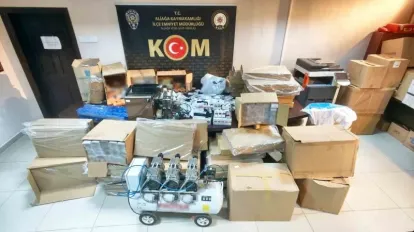 İzmir’de Dev Kaçakçılık Operasyonu: 5 Milyon TL Değerinde Malzeme Ele Geçirildi