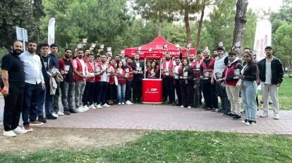 CHP İzmir Gençlik Örgütü Dokuzçeşmeler’de Sahada: Kampüste ve Sokakta Gençlerin Sesi Dinlendi