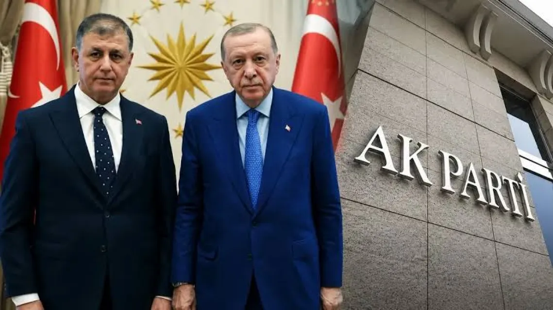 İsmail Saymaz Saat Verdi: Cemil Tugay AK Parti’ye Geçiyor, Rozeti Erdoğan Takacak