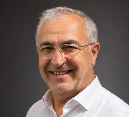 CHP'li Hüseyin Saygılı'dan Cemil Tugay ve AK Parti’ye Sert Tepki: "İzmir Teslim Alınacak Bir Şehir Değildir!"