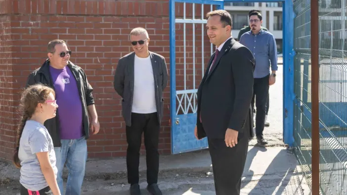 Bornova’da Okul Bölgelerine Hem Fiziksel Hem Toplumsal Kalkan: Başkan Ömer Eşki'den Güvenlik Seferberliği!