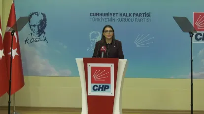 CHP Gençlik Kolları Başkanı Berfin Karan'dan Yurt ve Burs Tepkisi: "Karnı Aç Öğrenci Geleceğini Nasıl Planlasın?"