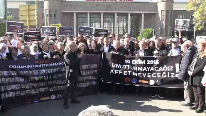 Ankara Garı'nda 11'inci Yıl Anması: "104 Canımızı Unutmadık, 11 Yıldır Gerçek Adaleti Arıyoruz!"