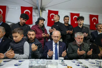 Kemal Kılıçdaroğlu’ndan Şehit Polis Ahmet Türkoğlu’nun Ailesine Taziye Ziyareti