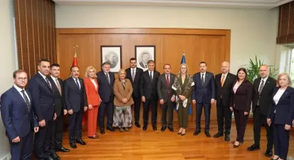 Cemil Tugay’dan AK Parti Heyeti Ziyareti Sonrası Net Mesaj: "30 İlçeye En İyi Hizmeti Sağlayacağız!"