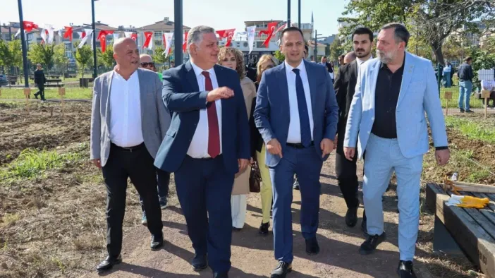 Bornova’nın Üretim Modeli Türkiye’ye Yayılıyor: "Kent Bostanı" Projesi Yalova’da Hayata Geçirildi!