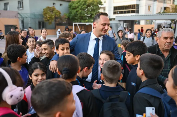 Bornova Belediyesi'nden Öğrencilere Sıcak Destek: 1.000 Adet Beslenme Paketi Dağıtıldı!