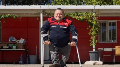 "110 Yaşar"ın 24 Yıllık İtfaiyecilik Öyküsü: Azmi Ve Yaşama Sevinciyle İlham Veriyor!