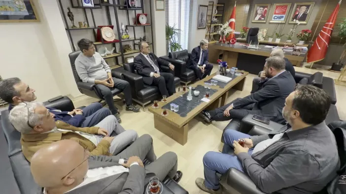 CHP’li Nalbantoğlu ve Çıray’dan İl Başkanı Utku Gümrükçü’ye Ziyaret: "Dayanışmayı Büyüteceğiz"