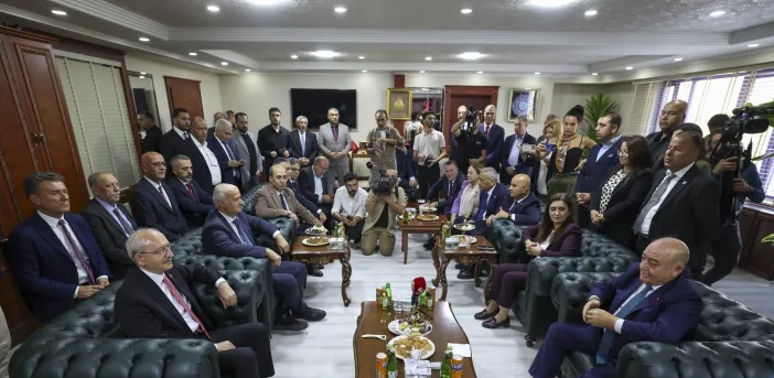 Kılıçdaroğlu’ndan Gaziantep Esnaf Odası Ziyaretinde Çağrı: "Bu Ülkede Esnaf Bakanlığının Kurulması Lazım"