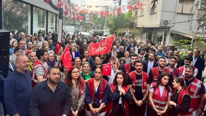 İzmir’den Türkiye’ye Tarihi Mesaj: "Reklamlar Bitti, Senaryo Tutmadı; Şimdi Yeniden CHP Zamanı!"