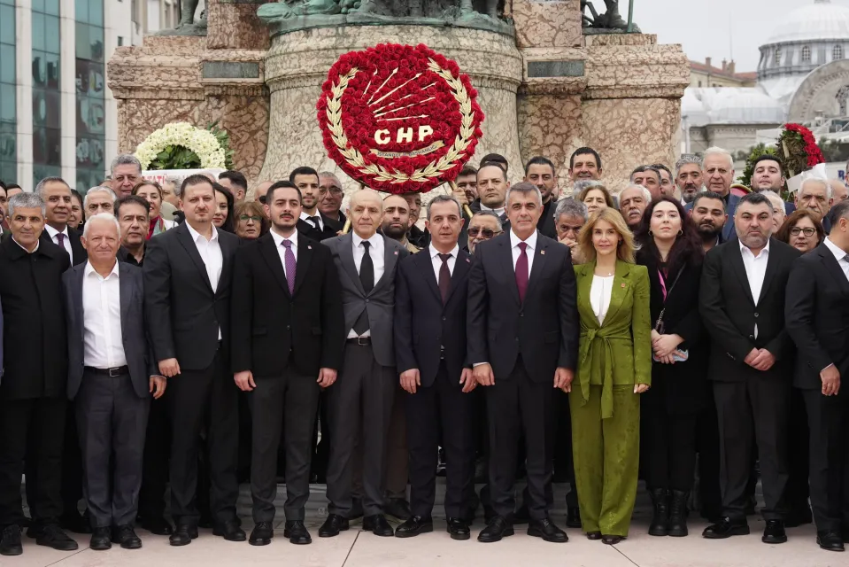 CHP İstanbul İl Örgütü Cumhuriyet’in 103. Yılında Ata’nın Huzurunda: "Eşit, Özgür ve Aydınlık Bir Türkiye İçin Yürüyoruz"